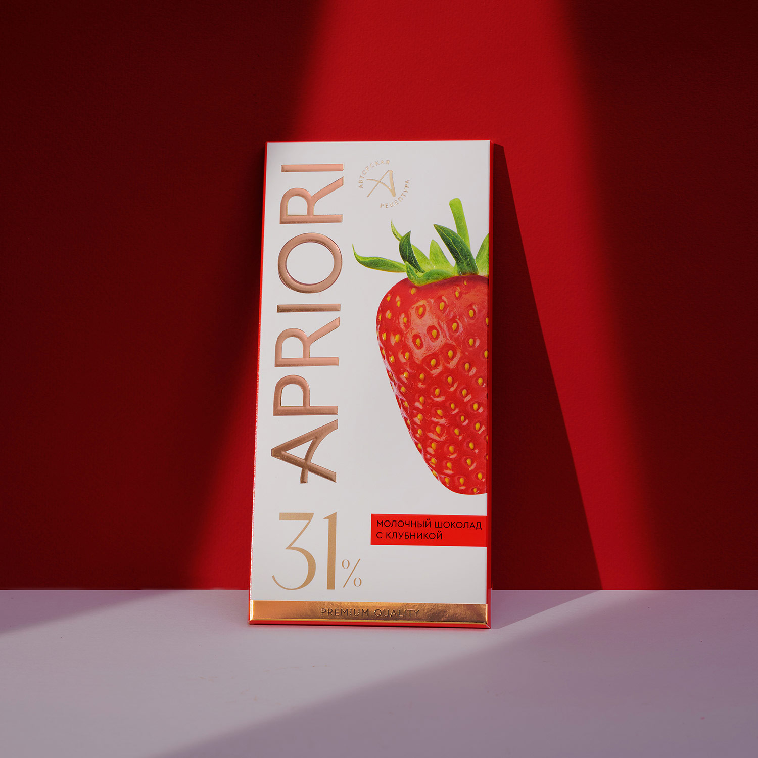 APRIORI Молочный шоколад с клубникой, 85г APRIORI Молочный шоколад с клубникой, 85г